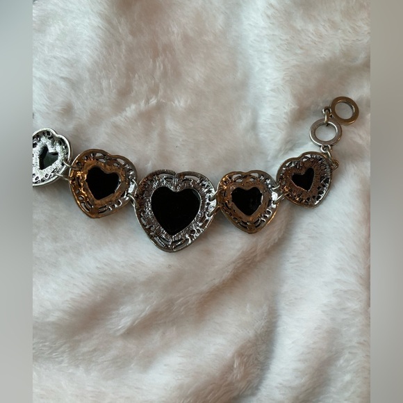Pretty Heart Link Bracelet - Picture 4 of 5